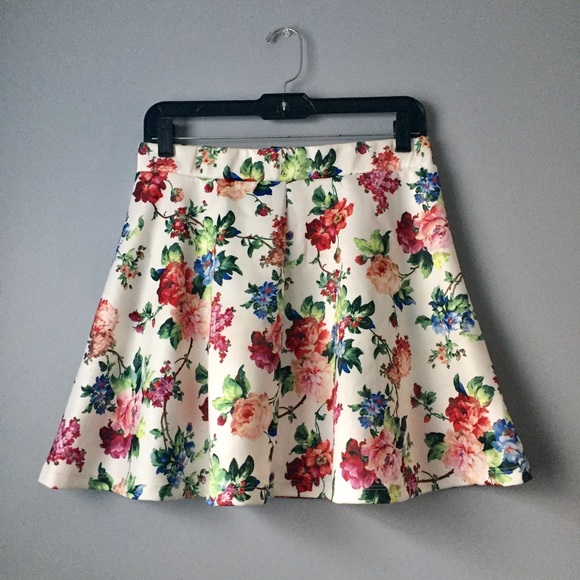 NOT FOR SALE RN! DONT BUY Off White/Cream Windsor Floral Skater Skirt Sz L - Picture 6 of 8